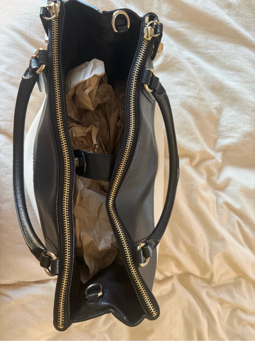 Coach Two-Tone Black and Cream Leather Tote-needs a touch of love - Picture 12 of 12